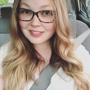 Meet your Posher, Karine